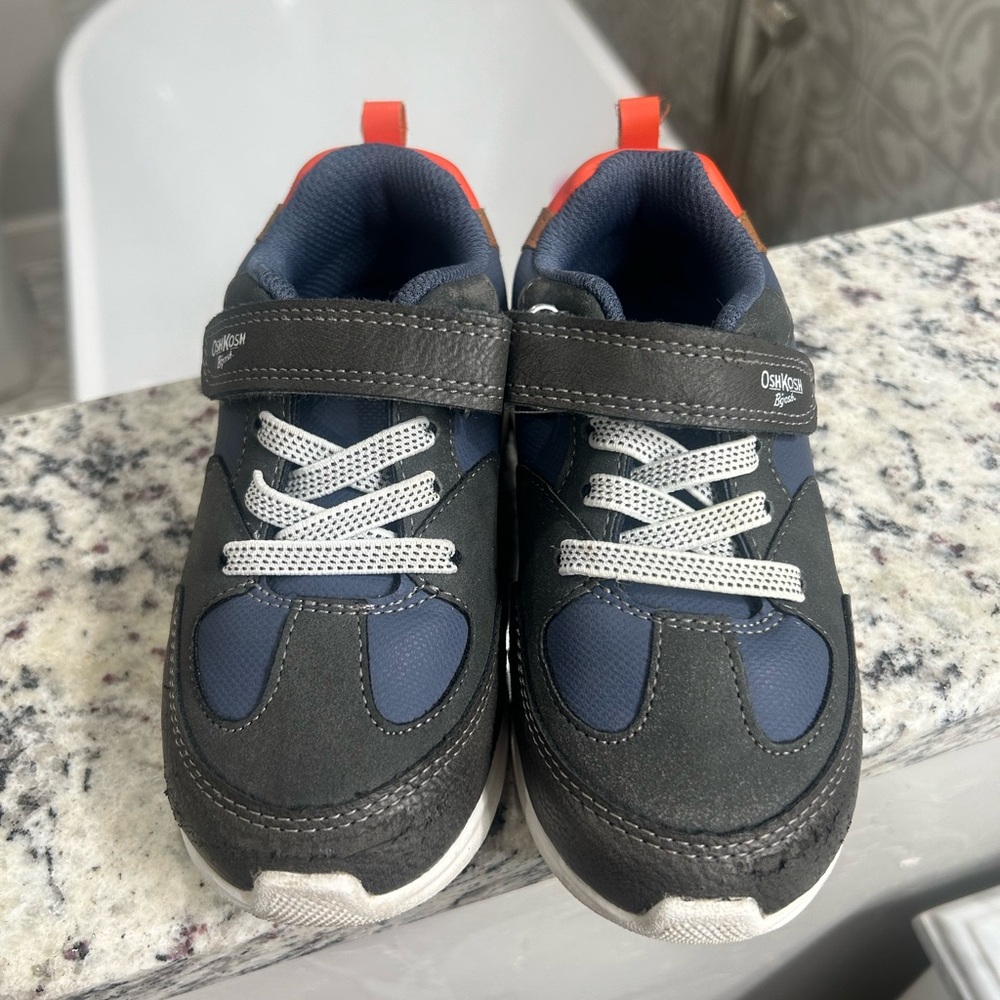 OshKosh Bowie Sneakers - Little Boys 11